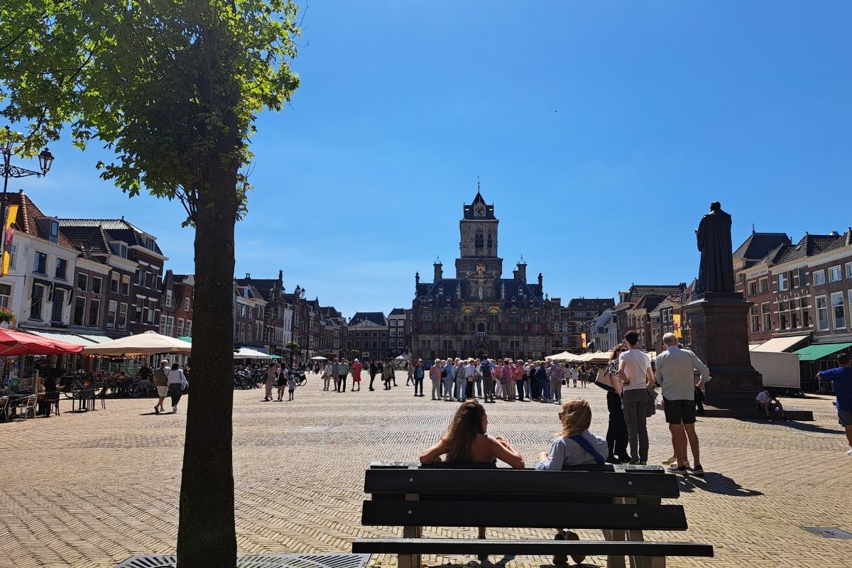 De Markt in Delft met zicht op het Stadhuis